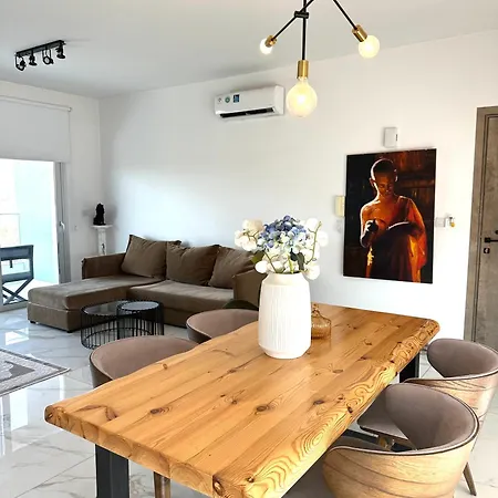 Lights - Luxury Penthouse - Panoramic View - Near Unic 아파트 니코시아