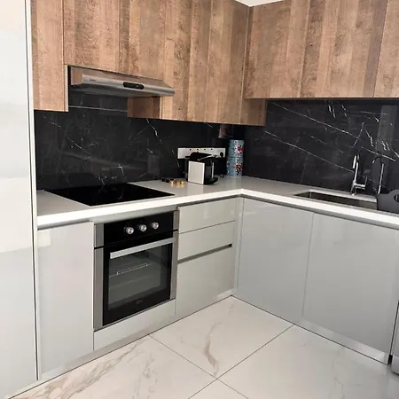 Luxury Penthouse-panoramic View-near Unic דירה