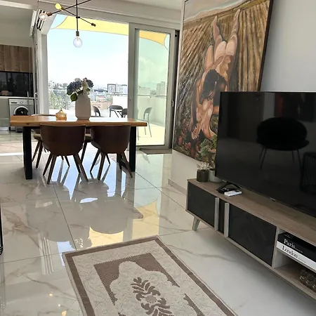 Luxury Penthouse-panoramic View-near Unic ניקוסיה