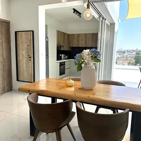 Lights - Luxury Penthouse - Panoramic View - Near Unic * Nikósie